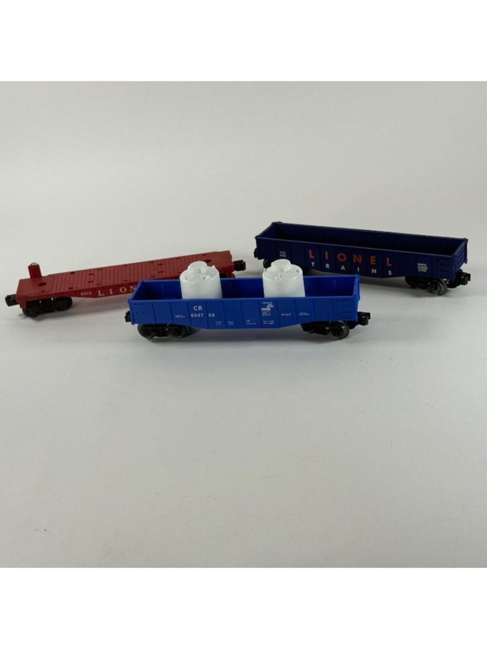 Lionel Train Car 3-Piece Lot CR 6047 6812 Flatcar & 6462 Gondola Red/Blue